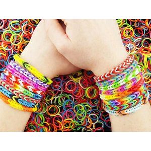 kreativni-set-za-izradu-narukvica-1200kom-colorful-loom-band-79117-57068-lb_289219.jpg