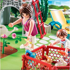 playmobil-kocke-70010-4god-obiteljski-vrt-700100-86779-lb_2.jpg